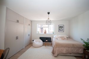 Bed 2- click for photo gallery